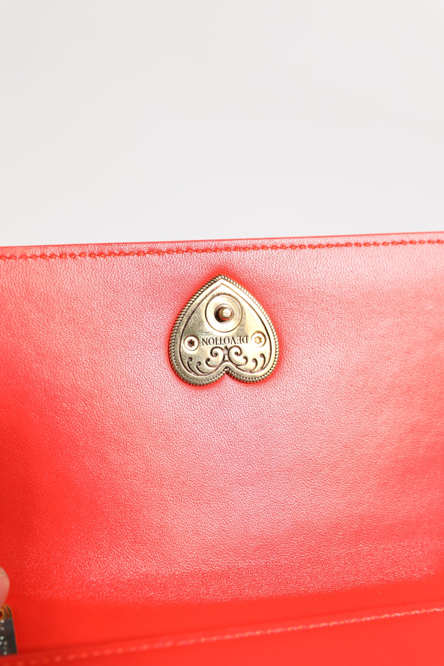 Dolce & Gabbana laukku Red Leather Quilted Devotion Crossbody Phone Cover Bag